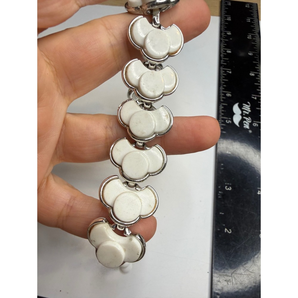Vintage Silver Tone White Thermoset Scalloped Link Bracelet J-Hook Clasp 8.25in